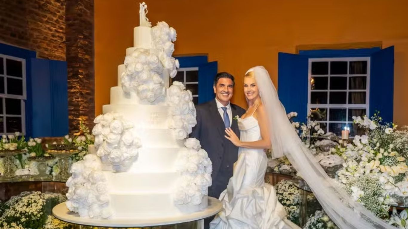 Ana Hickmann e Edu Guedes durante a cerimônia de casamento na Fazenda Casa Gialla, em Araras (SP)