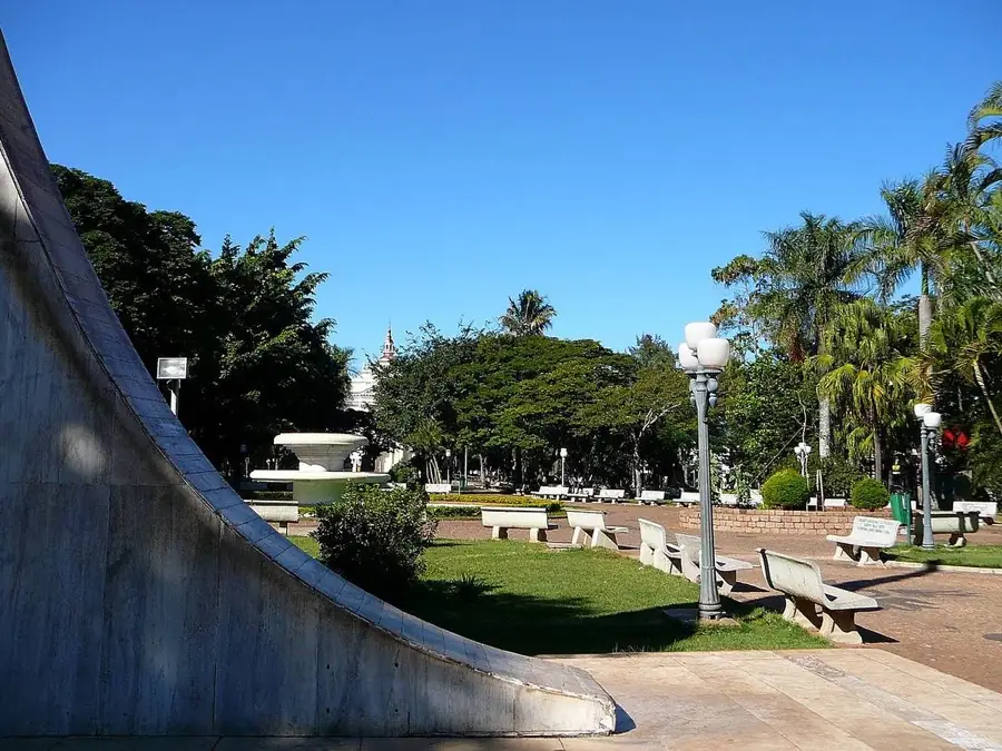 Vista do centro de Araras SP com céu azul